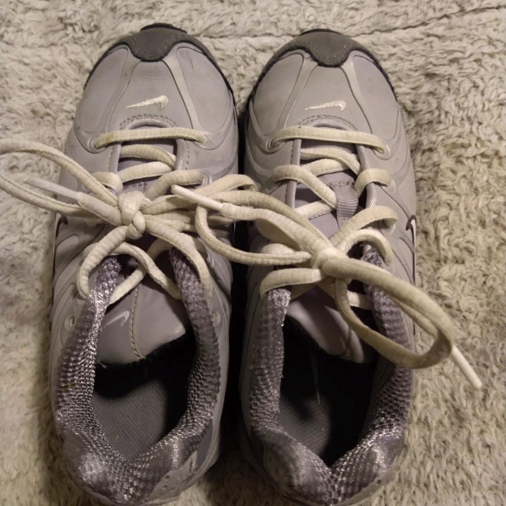 Nike gray boys size 13c sneakers